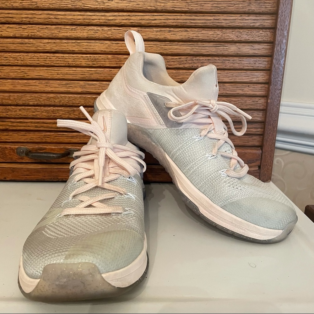 Nike metcon baby pink sneakers